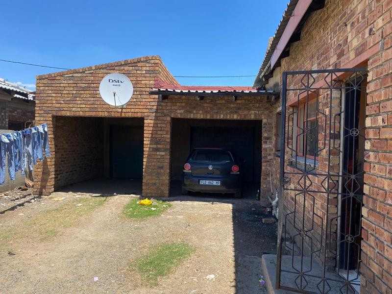 5 Bedroom Property for Sale in Emzinoni Mpumalanga