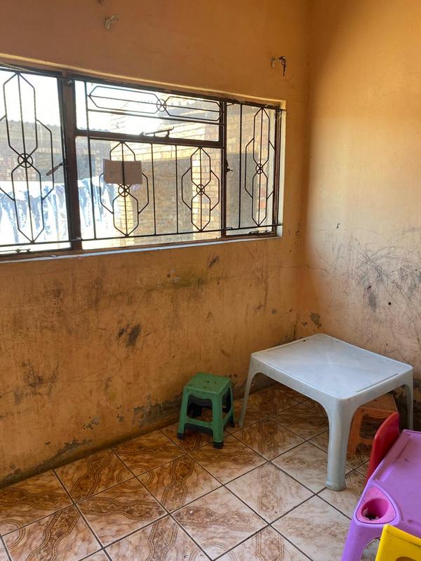 5 Bedroom Property for Sale in Emzinoni Mpumalanga