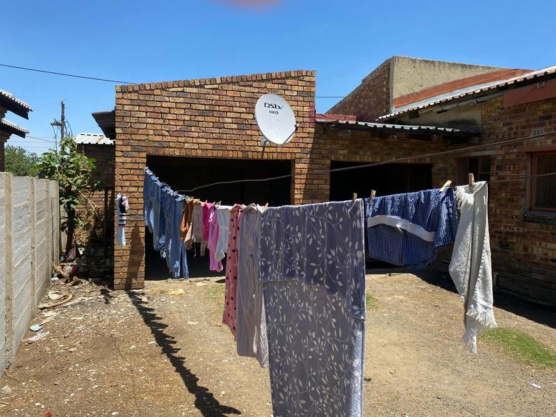 5 Bedroom Property for Sale in Emzinoni Mpumalanga