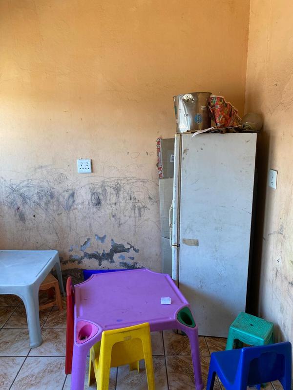 5 Bedroom Property for Sale in Emzinoni Mpumalanga
