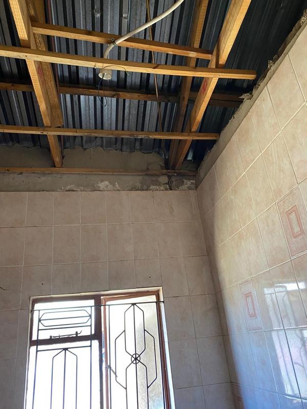 5 Bedroom Property for Sale in Emzinoni Mpumalanga