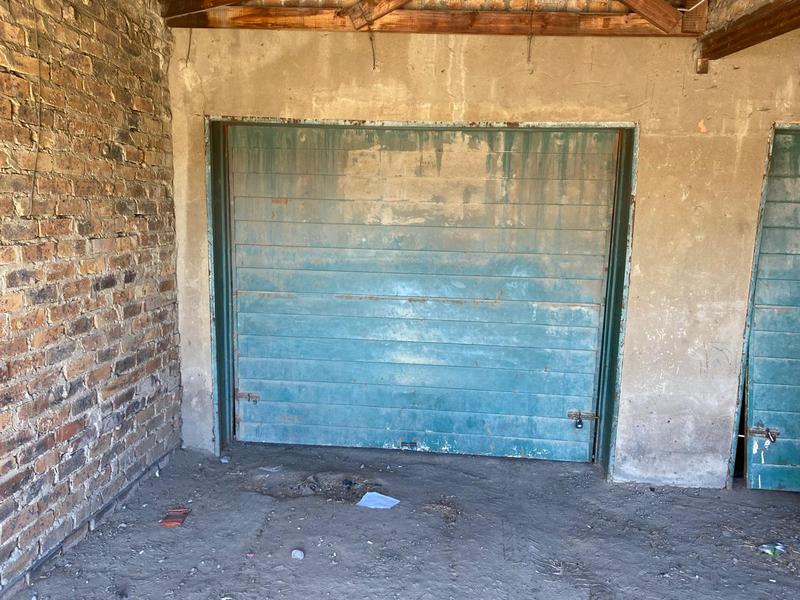 5 Bedroom Property for Sale in Emzinoni Mpumalanga