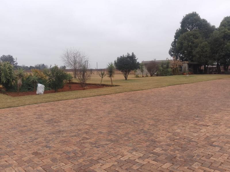 To Let 1 Bedroom Property for Rent in Rietkol AH Mpumalanga