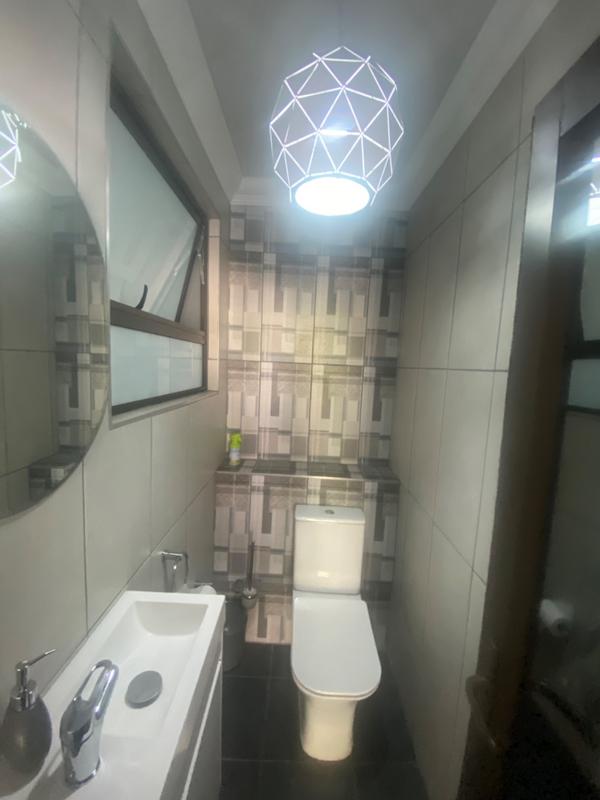 5 Bedroom Property for Sale in Gholfsig Mpumalanga