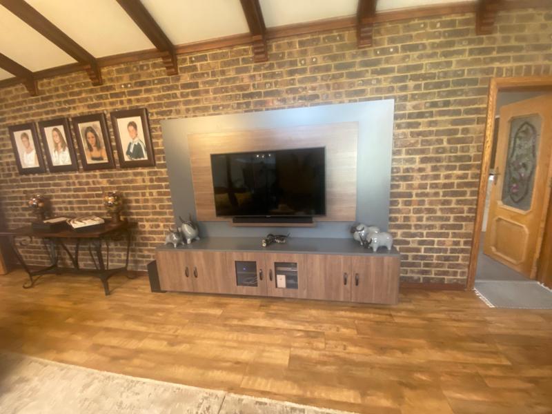 5 Bedroom Property for Sale in Gholfsig Mpumalanga
