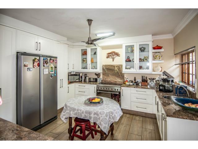 9 Bedroom Property for Sale in White River Estates Mpumalanga