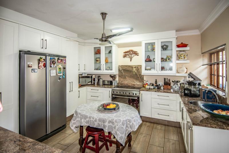 9 Bedroom Property for Sale in White River Estates Mpumalanga