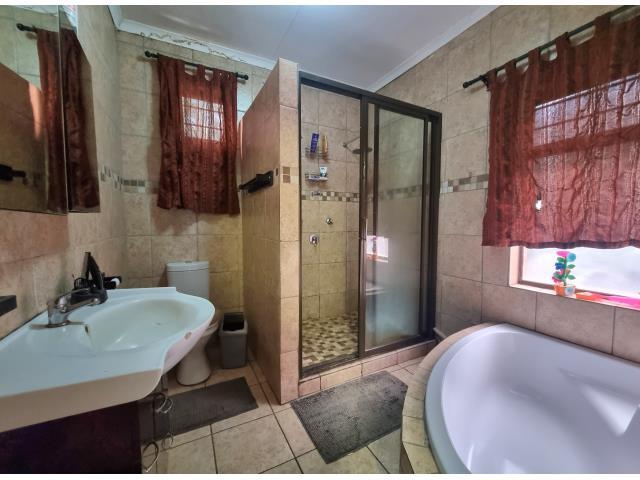 Commercial Property for Sale in White River AH Mpumalanga