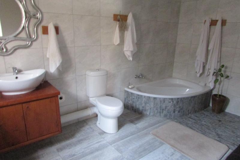 5 Bedroom Property for Sale in White River Mpumalanga