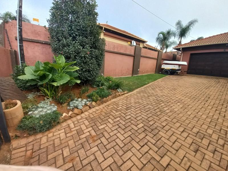 3 Bedroom Property for Sale in Aerorand Mpumalanga