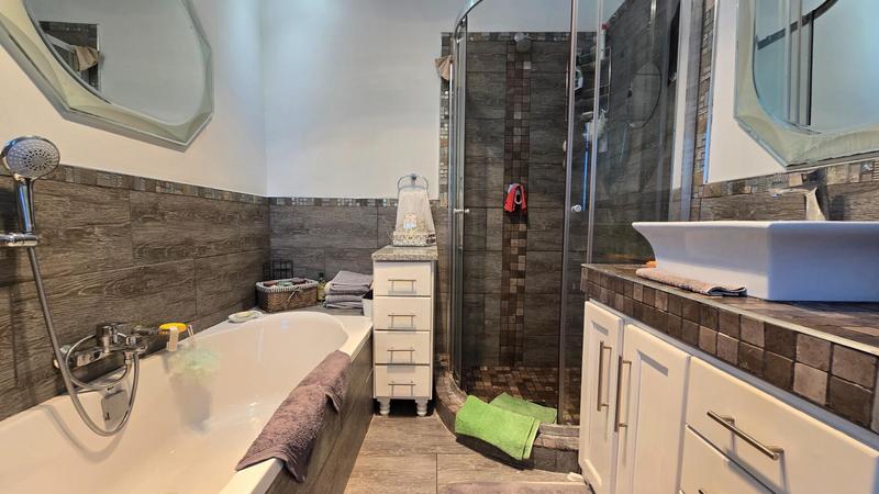 5 Bedroom Property for Sale in Barberton Mpumalanga