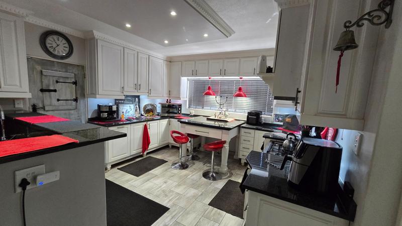 5 Bedroom Property for Sale in Barberton Mpumalanga