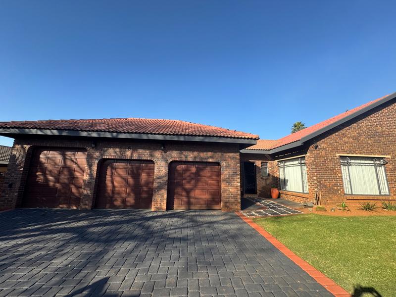 4 Bedroom Property for Sale in Aerorand Mpumalanga