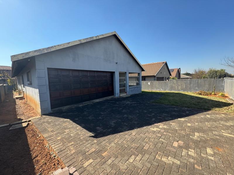 3 Bedroom Property for Sale in Aerorand Mpumalanga