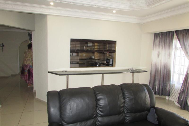 6 Bedroom Property for Sale in White River Ext 18 Mpumalanga