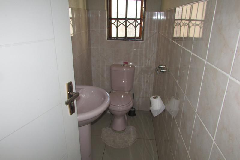 6 Bedroom Property for Sale in White River Ext 18 Mpumalanga