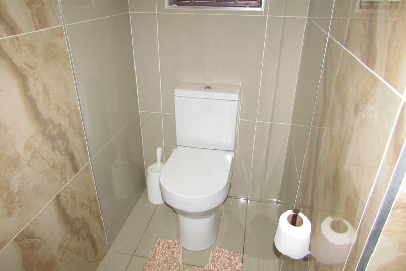 6 Bedroom Property for Sale in White River Ext 18 Mpumalanga