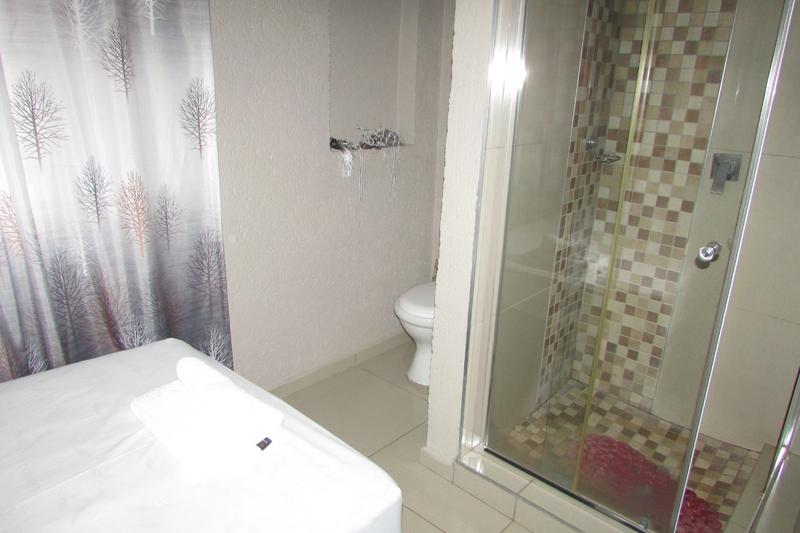 6 Bedroom Property for Sale in White River Ext 18 Mpumalanga