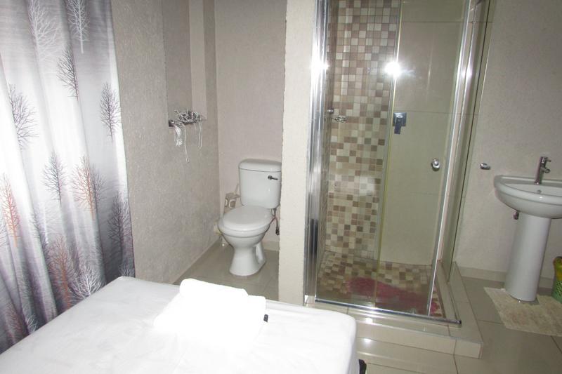 6 Bedroom Property for Sale in White River Ext 18 Mpumalanga