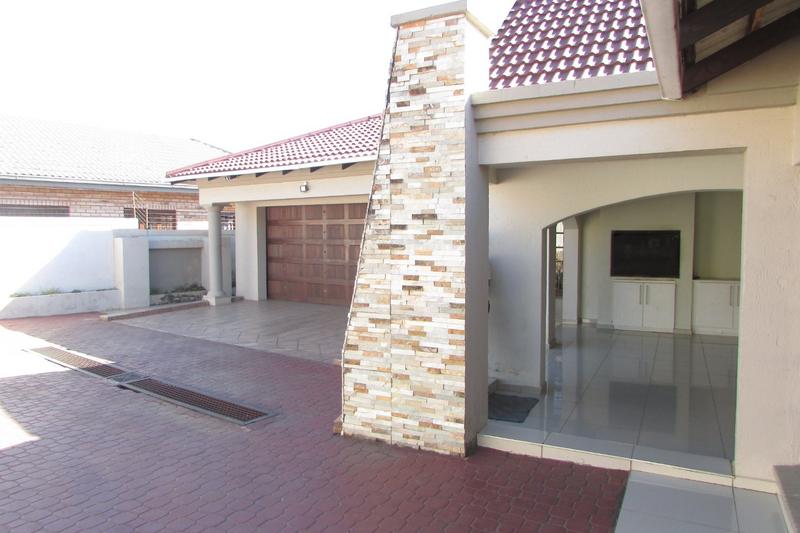 6 Bedroom Property for Sale in White River Ext 18 Mpumalanga