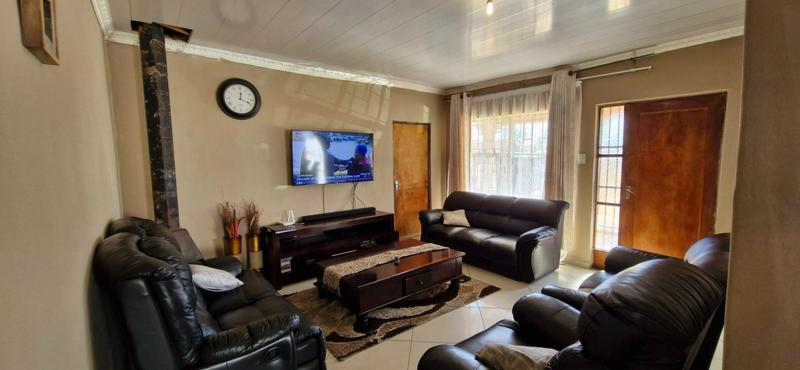 3 Bedroom Property for Sale in Mineralia Mpumalanga