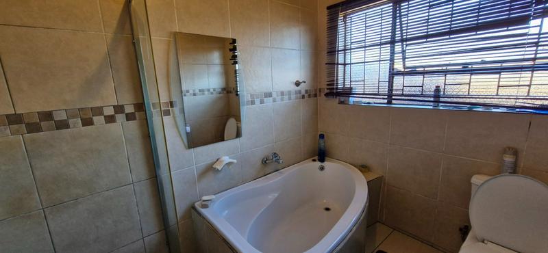 3 Bedroom Property for Sale in Mineralia Mpumalanga