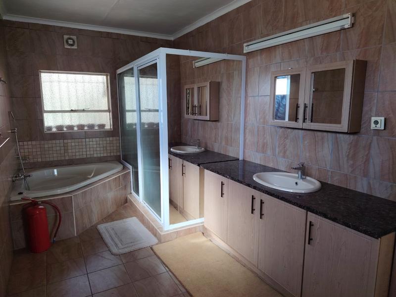 4 Bedroom Property for Sale in Witbank Rural Mpumalanga