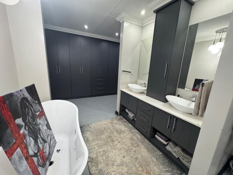 5 Bedroom Property for Sale in Clubville Mpumalanga