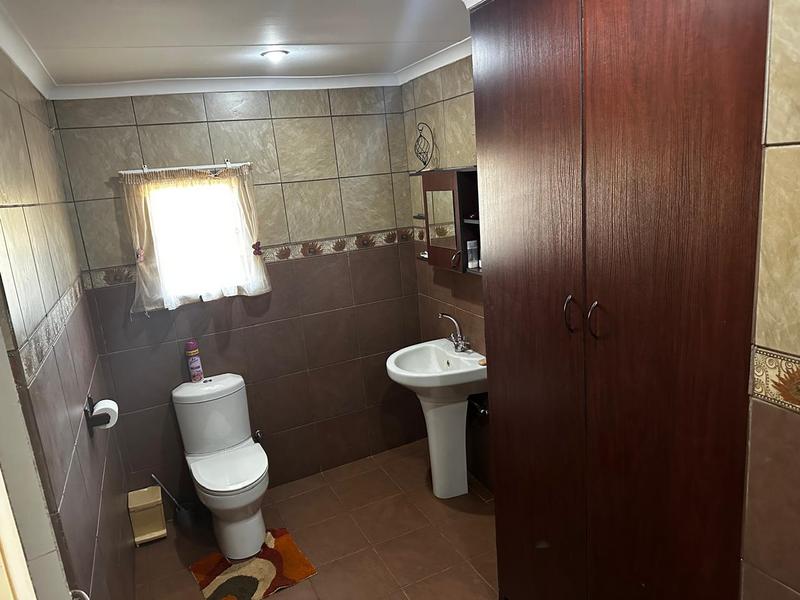 5 Bedroom Property for Sale in Eloff Mpumalanga