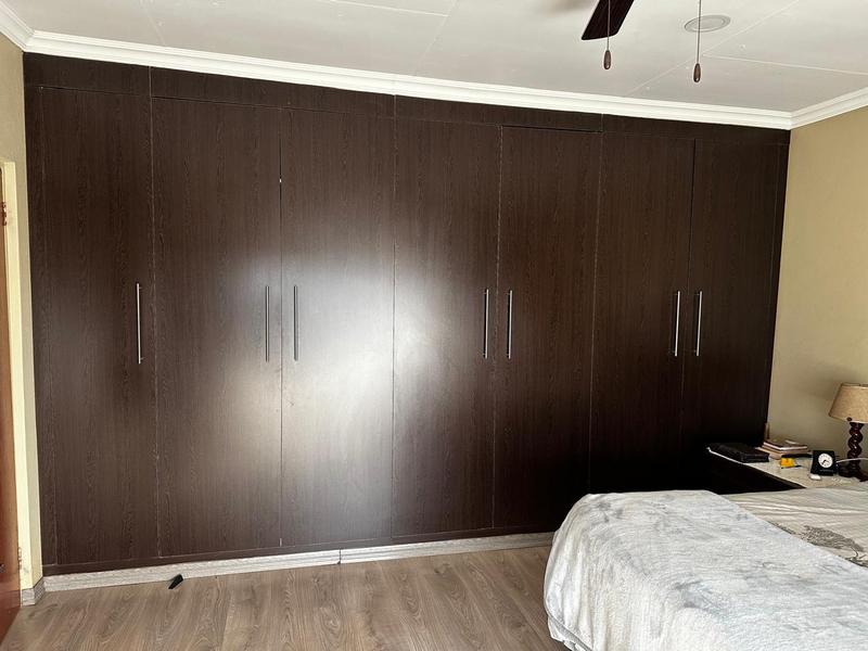 5 Bedroom Property for Sale in Eloff Mpumalanga