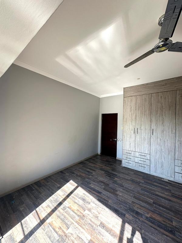 5 Bedroom Property for Sale in Nelspruit Ext 13 Mpumalanga