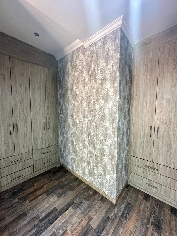 5 Bedroom Property for Sale in Nelspruit Ext 13 Mpumalanga