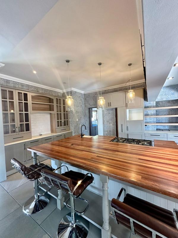 5 Bedroom Property for Sale in Nelspruit Ext 13 Mpumalanga