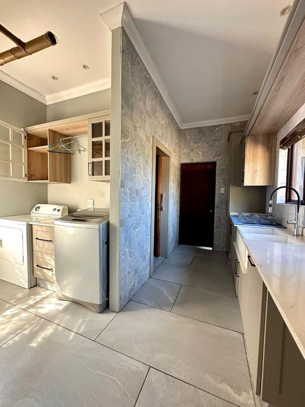 5 Bedroom Property for Sale in Nelspruit Ext 13 Mpumalanga