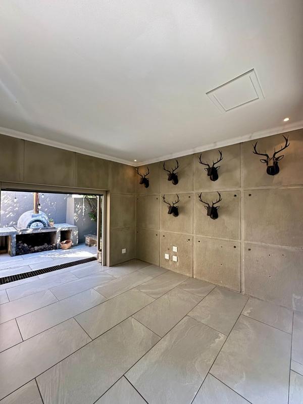 5 Bedroom Property for Sale in Nelspruit Ext 13 Mpumalanga