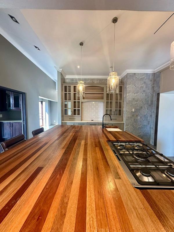 To Let 5 Bedroom Property for Rent in Nelspruit Ext 13 Mpumalanga
