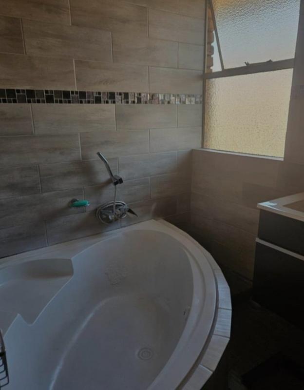 1 Bedroom Property for Sale in Middelburg Mpumalanga
