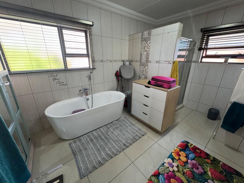 5 Bedroom Property for Sale in Clubville Mpumalanga