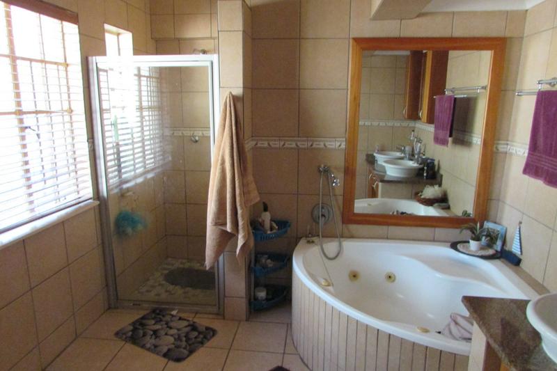 6 Bedroom Property for Sale in White River Ext 5 Mpumalanga