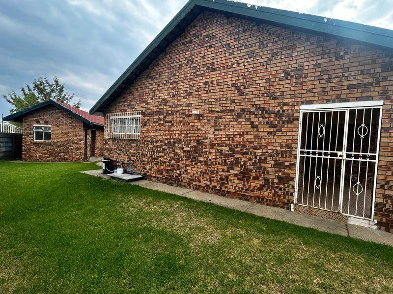 3 Bedroom Property for Sale in Kosmos Park Mpumalanga