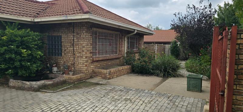 3 Bedroom Property for Sale in Kosmos Park Mpumalanga