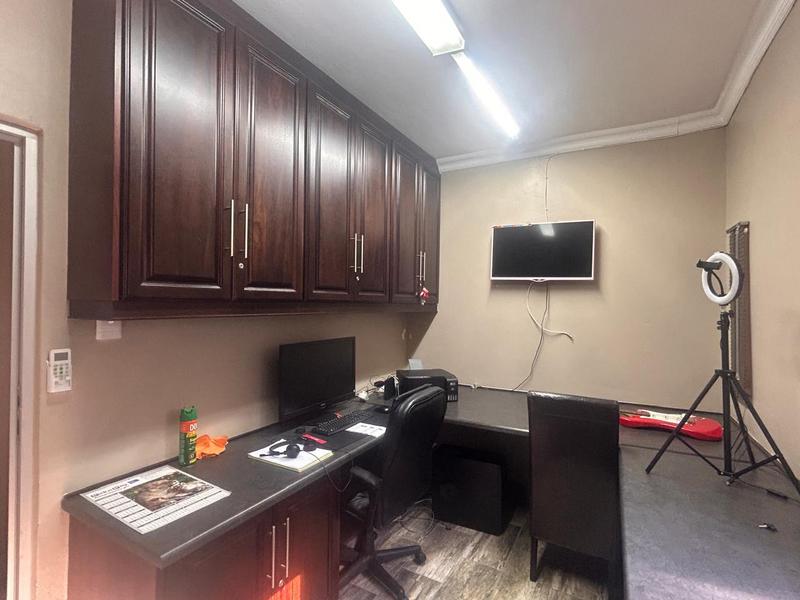 5 Bedroom Property for Sale in Meyerville Mpumalanga