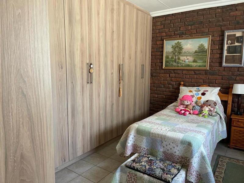 6 Bedroom Property for Sale in Standerton Mpumalanga