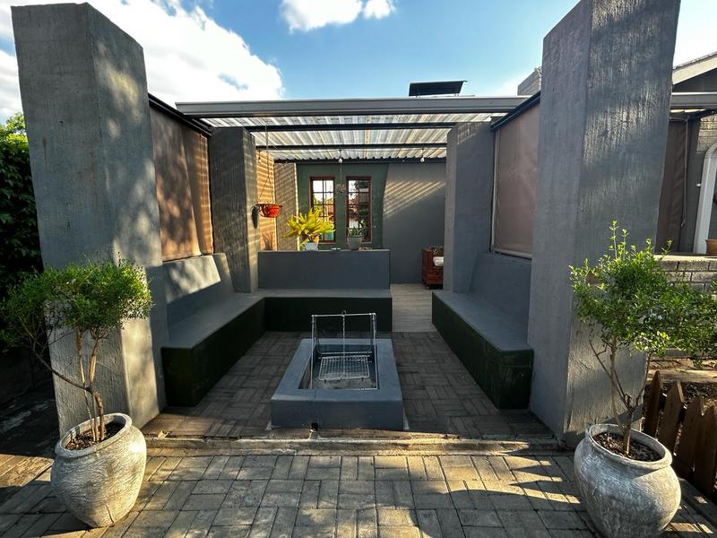 5 Bedroom Property for Sale in Standerton Mpumalanga