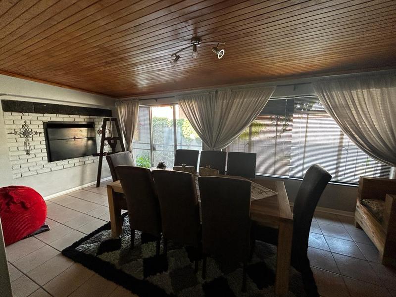 5 Bedroom Property for Sale in Standerton Mpumalanga