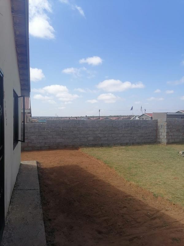 2 Bedroom Property for Sale in Hlalanikahle Mpumalanga