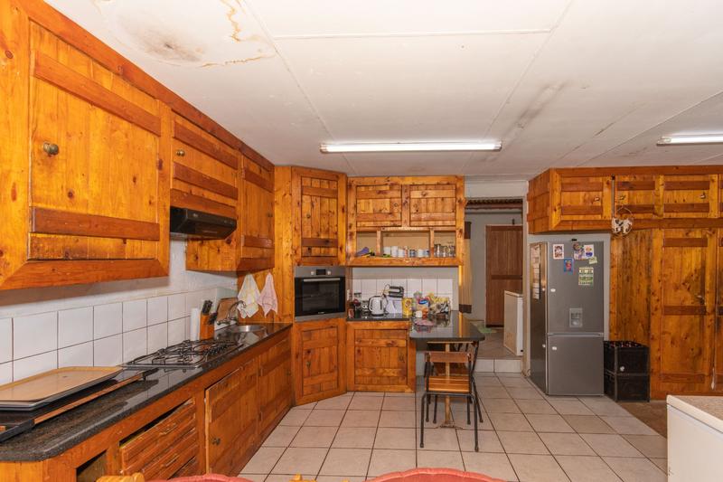 16 Bedroom Property for Sale in White River Estates Mpumalanga
