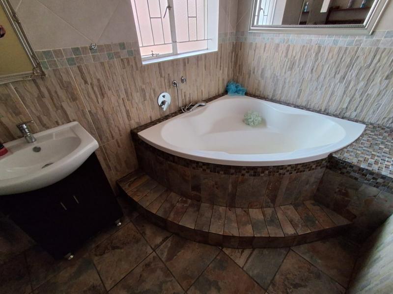 4 Bedroom Property for Sale in Gholfsig Mpumalanga