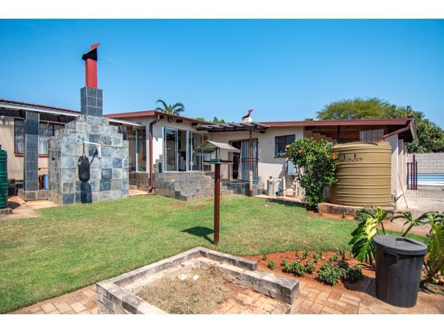6 Bedroom Property for Sale in White River Ext 18 Mpumalanga