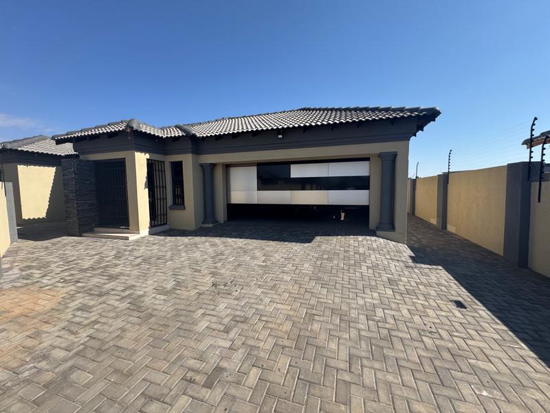 4 Bedroom Property for Sale in Aerorand Mpumalanga